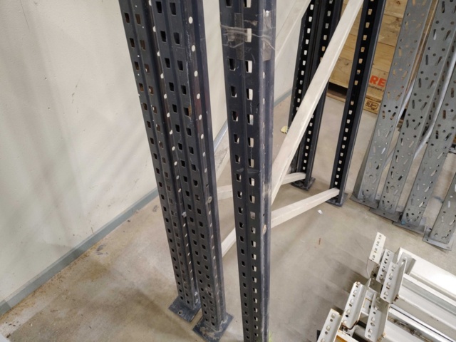 1478533-6 Pallet racks – different colors and dimensions