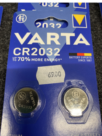 1478182-3 Ca 84 st Förpackningar batterier från Varta