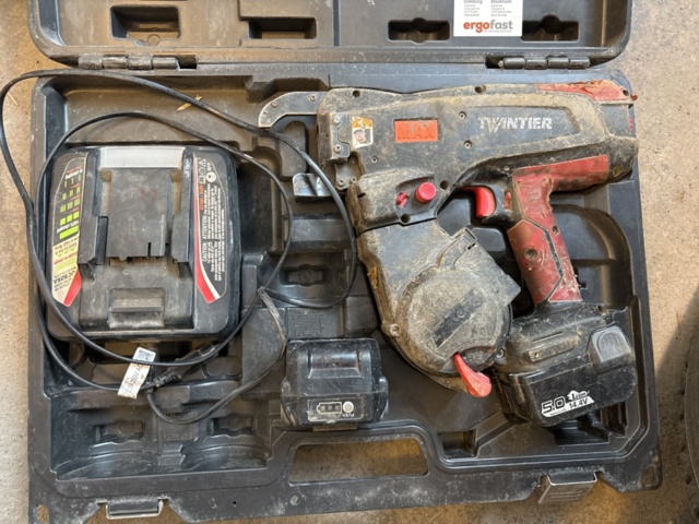 1469051-2 Large collection of power hand tools and construction accessories