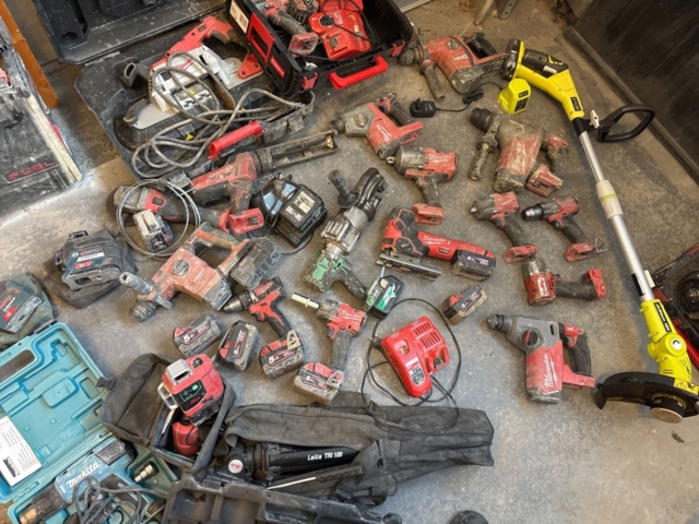 1469051-12 Large collection of power hand tools and construction accessories