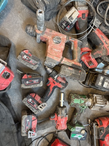 1469051-14 Large collection of power hand tools and construction accessories