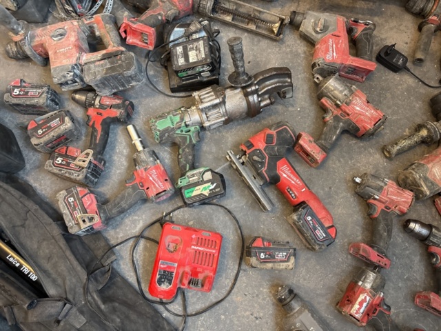 1469051-15 Large collection of power hand tools and construction accessories