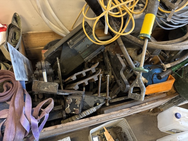 1469052-18 Collection of various tools, implements and construction accessories