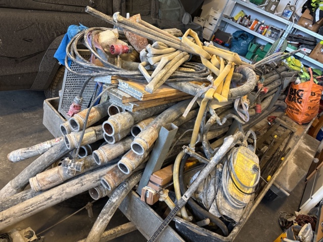 1469053-13 Various equipment for drilling work