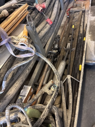 1469053-4 Various equipment for drilling work