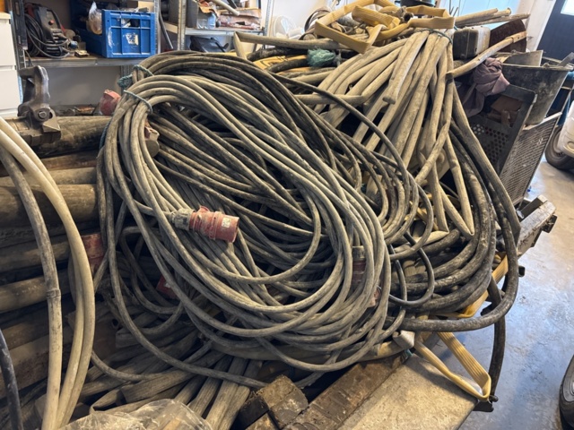 1469053-10 Various equipment for drilling work