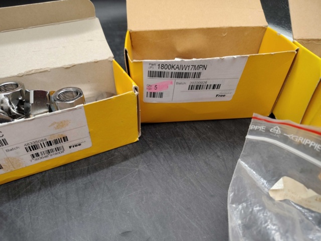 1480357-8 Parti med hydrauliska snabbkopplingar, blandade modeller