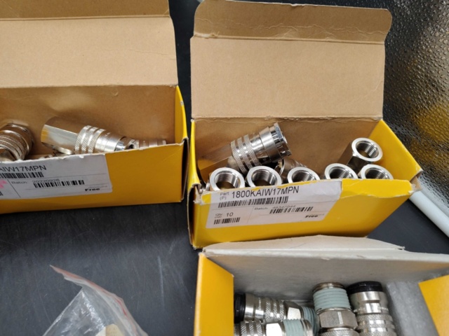 1480357-9 Parti med hydrauliska snabbkopplingar, blandade modeller