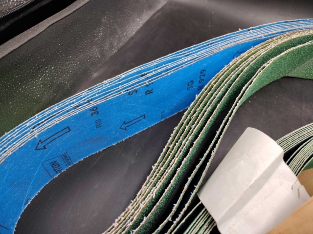 1480363-4 Slipband, ett parti -  Norton, keramisk