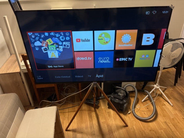 1469062-10 Smart TV 65" on floor stand - TCL