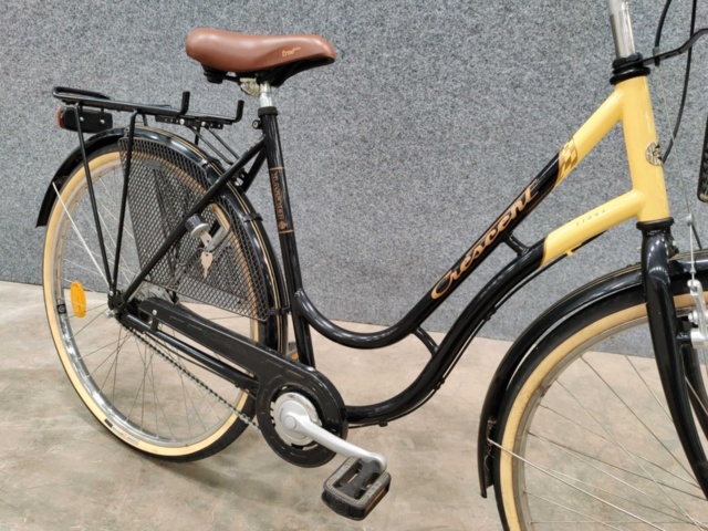 1476638-7 Women's bike Crescent