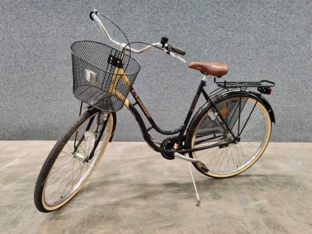 1476638-9 Women's bike Crescent