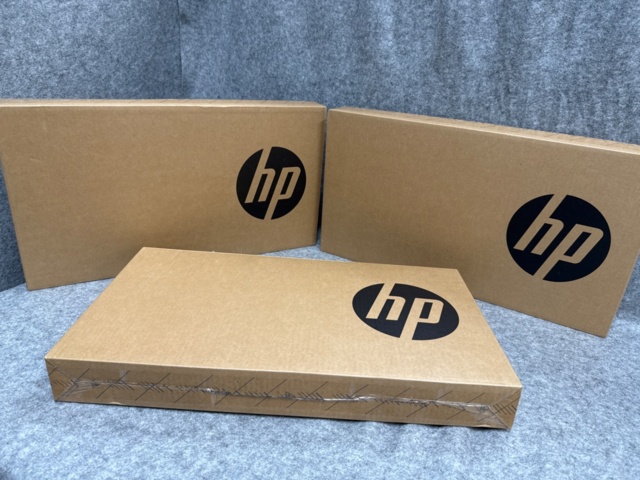 1368636-1 Bärbara datorer 3 st - HP Laptop 15-fc0830no (Nya)