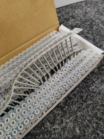 1480991-5 Approximately 10,000 drywall screws, banded, 6x41mm