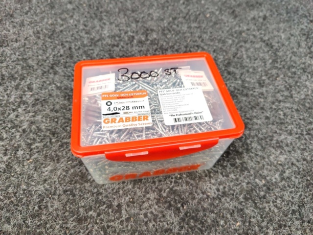 1481010-3 Approx. 3000 pcs. Floor & molding screw Grabber 4.0x28mm