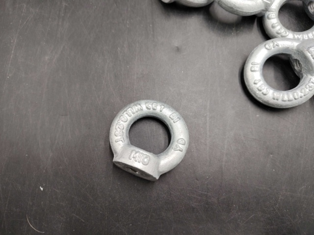 1480402-3 Lyftöglor, parti – galvaniserade, gängade