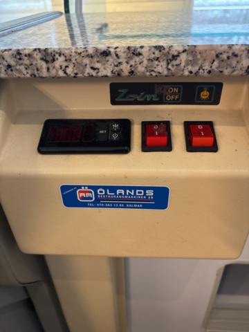 1444958-5 Refrigerated delicatessen counter – Zoin JINNY 200 V Curvo