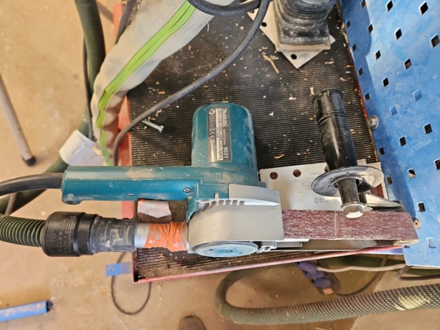 1410942-6 Window renovation workstation