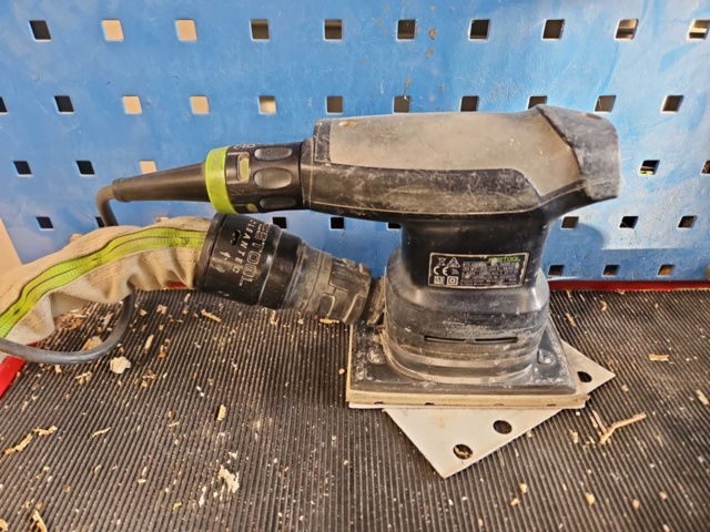 1410942-8 Window renovation workstation