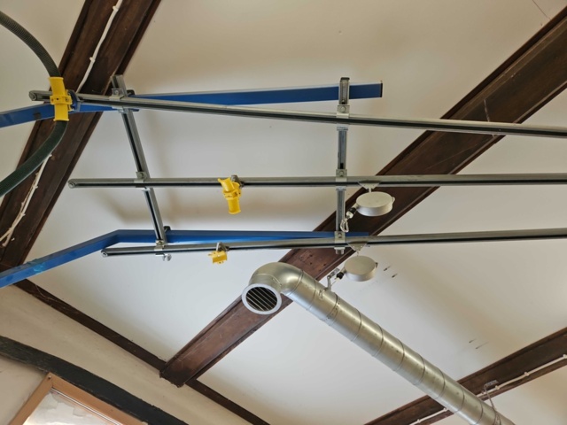 1410942-10 Window renovation workstation