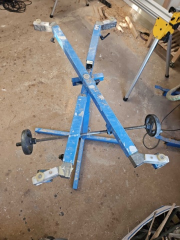 1410942-12 Window renovation workstation