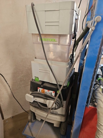 1410942-13 Window renovation workstation