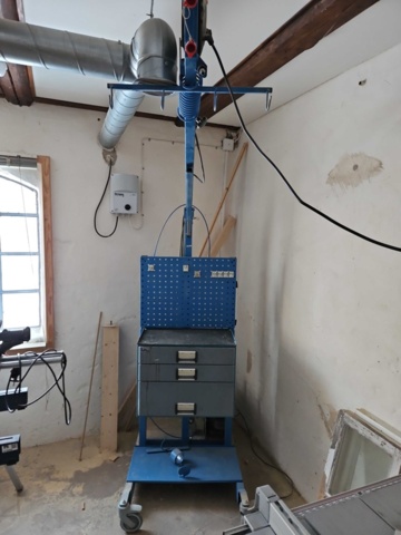 1410942-15 Window renovation workstation