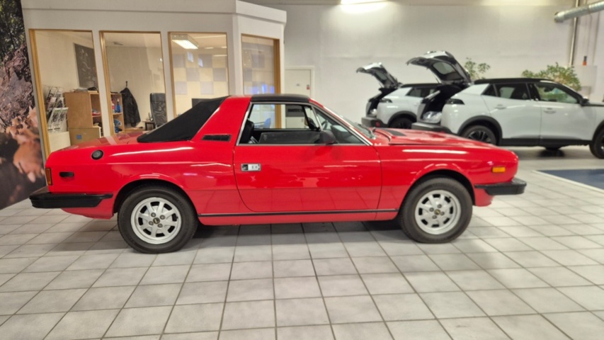 1481448-4 Lancia Beta Zagato Spider 110hk  1981