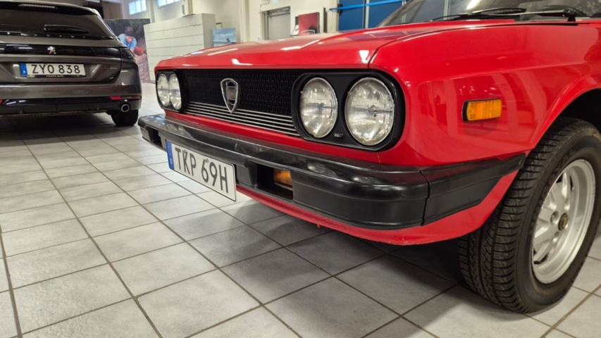 1481448-11 Lancia Beta Zagato Spider 110hk  1981