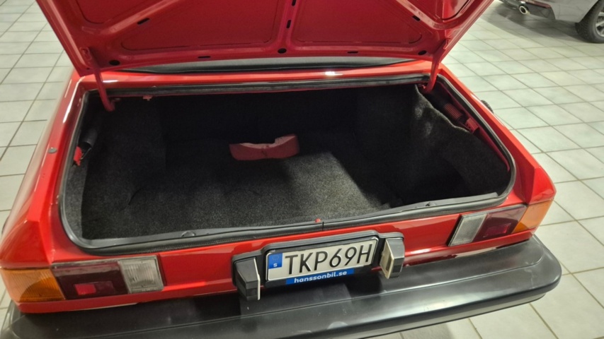 1481448-32 Lancia Beta Zagato Spider 110hk  1981