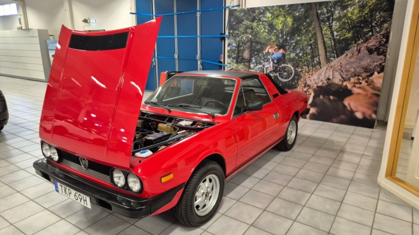 1481448-34 Lancia Beta Zagato Spider 110hk  1981