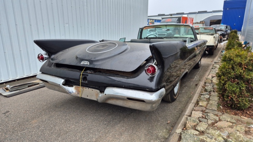1481450-5 Chrysler Imperial Crown convertible 1961 reparationsobjekt
