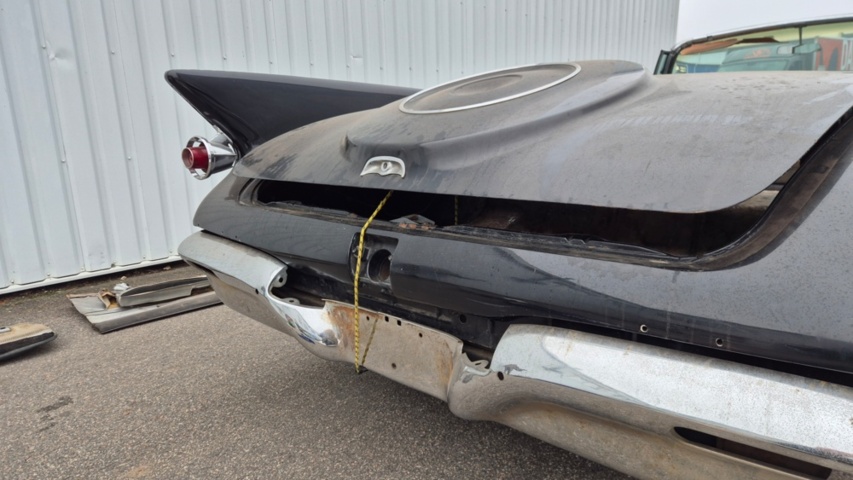 1481450-18 Chrysler Imperial Crown convertible 1961 reparationsobjekt