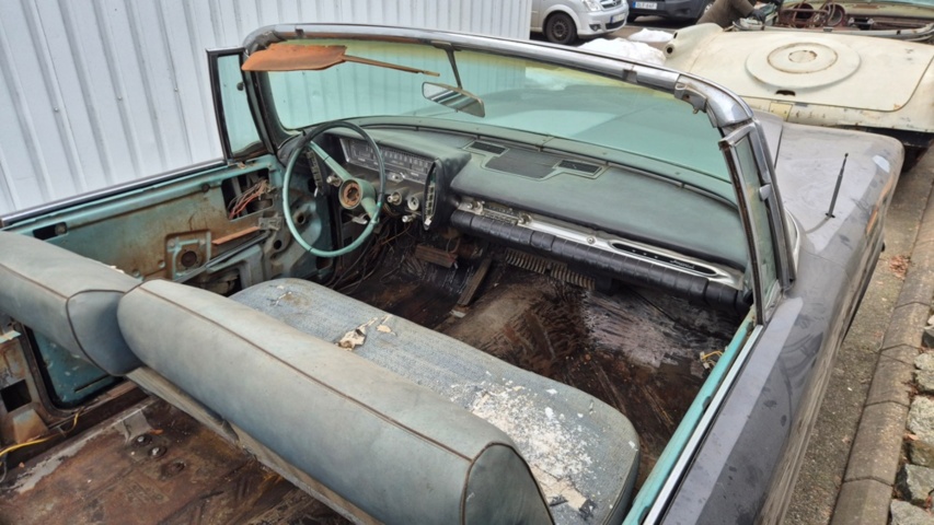 1481450-24 Chrysler Imperial Crown convertible 1961 reparationsobjekt
