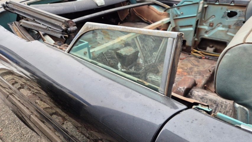 1481450-28 Chrysler Imperial Crown convertible 1961 reparationsobjekt