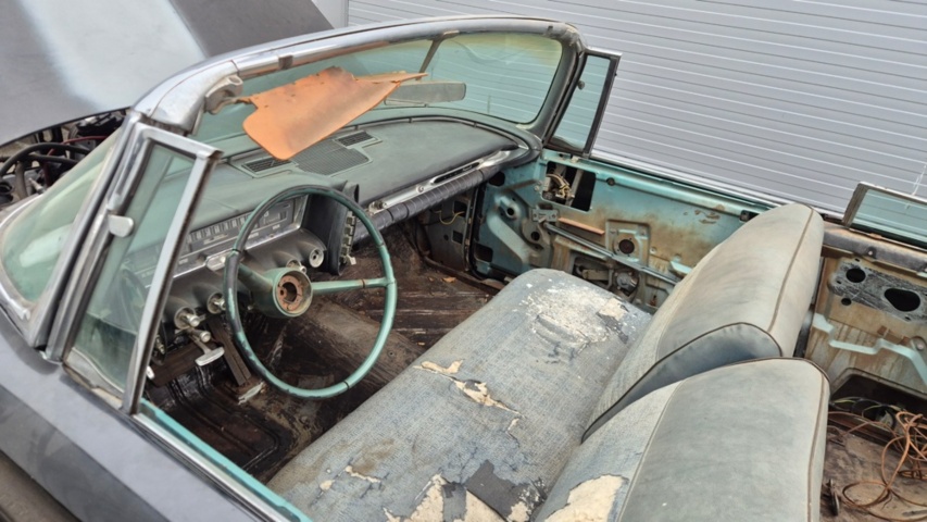 1481450-49 Chrysler Imperial Crown convertible 1961 reparationsobjekt