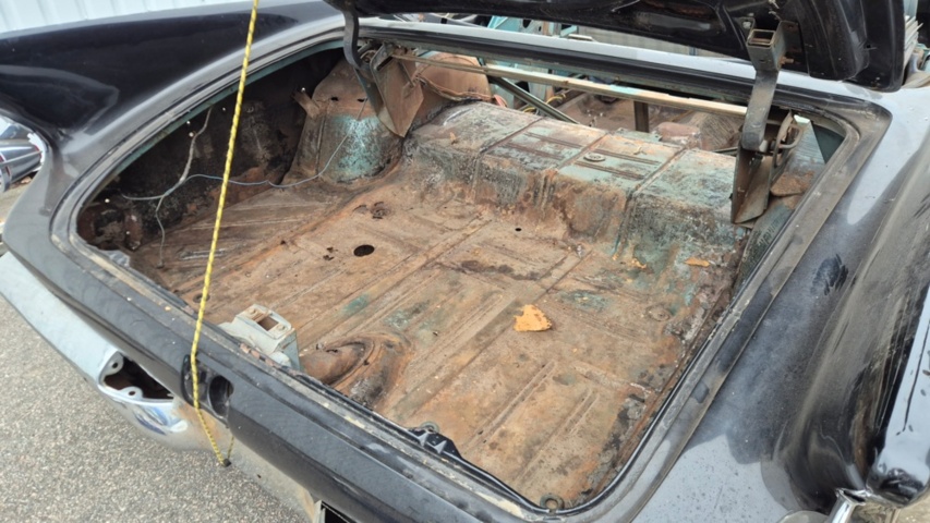 1481450-59 Chrysler Imperial Crown convertible 1961 reparationsobjekt