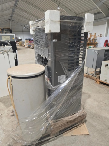 1454832-4 Värmepump med tank - Deron DE-46W/CW