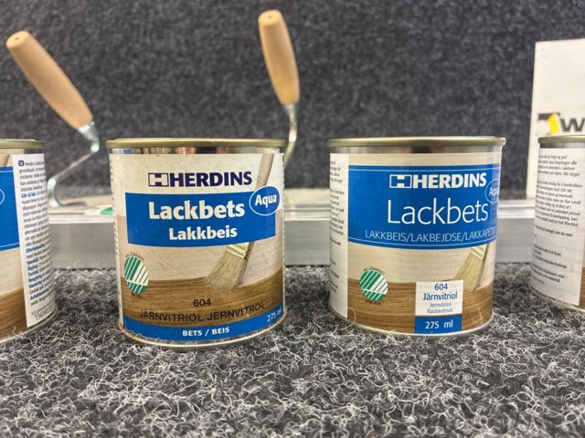 1481623-13 Masonry tools & varnish stain