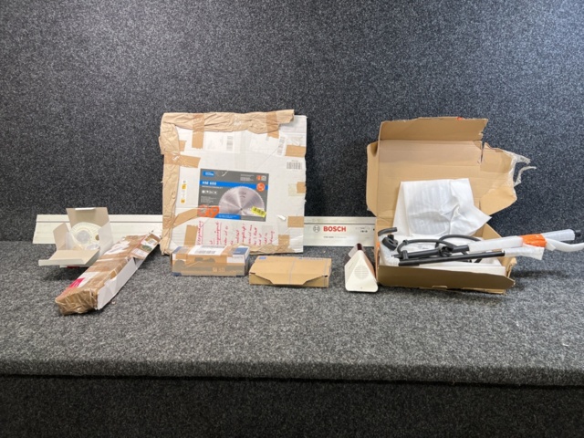 1481666-1 Sänksågskena, Sågklinga, duschblandare, spolknapp m.m.