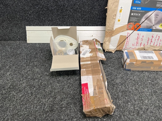 1481666-2 Sänksågskena, Sågklinga, duschblandare, spolknapp m.m.