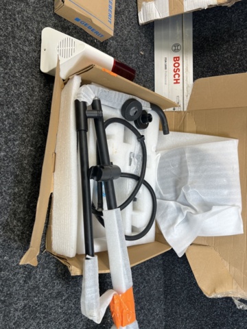 1481666-4 Sänksågskena, Sågklinga, duschblandare, spolknapp m.m.