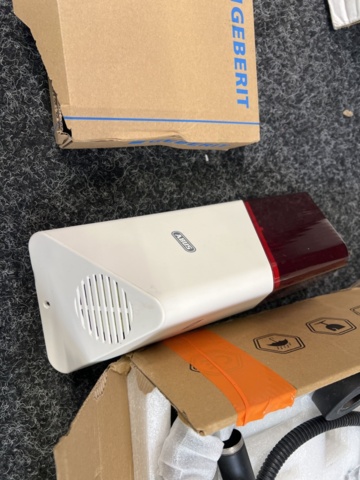 1481666-6 Sänksågskena, Sågklinga, duschblandare, spolknapp m.m.