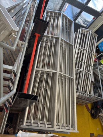 1469067-3 Stort parti med byggställningar (ram och fallskydd/tak) - Aboma RSS, Altrad, Monzon m.fl.