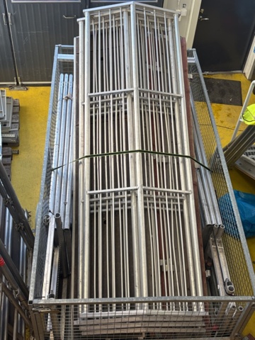 1469067-7 Stort parti med byggställningar (ram och fallskydd/tak) - Aboma RSS, Altrad, Monzon m.fl.