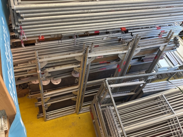 1469067-8 Stort parti med byggställningar (ram och fallskydd/tak) - Aboma RSS, Altrad, Monzon m.fl.