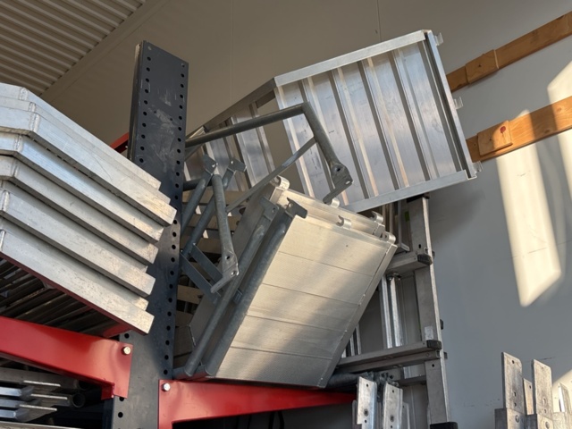 1469067-23 Stort parti med byggställningar (ram och fallskydd/tak) - Aboma RSS, Altrad, Monzon m.fl.