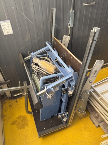 1469068-14 Panelhiss med tillbehör - Geda Lift 200 Standard -2019