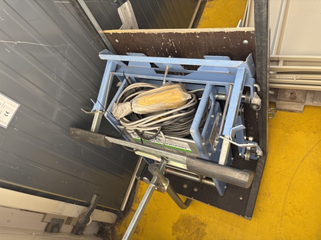 1469068-2 Panelhiss med tillbehör - Geda Lift 200 Standard -2019