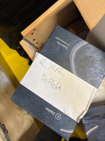 1469070-16 Parti med diverse el-utrustning och solcellskomponenter